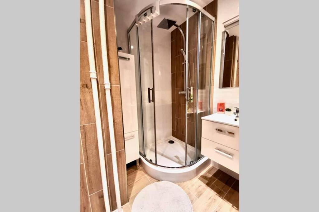 Sunshine Parkside Hideaway - 3 Bedroom - By Upstairs كراكوفيا المظهر الخارجي الصورة